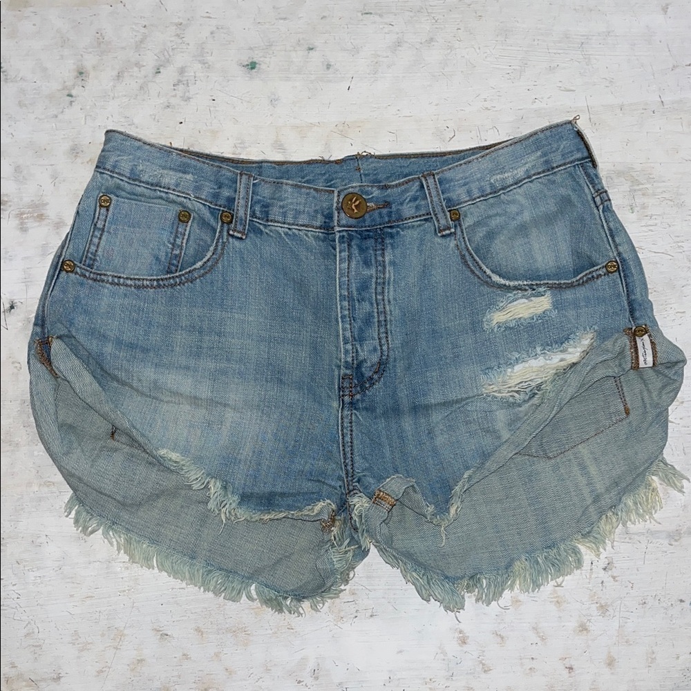 One Teaspoon Relaxed Button Fly Twisted Cuff Hem Distressed Short | size 28